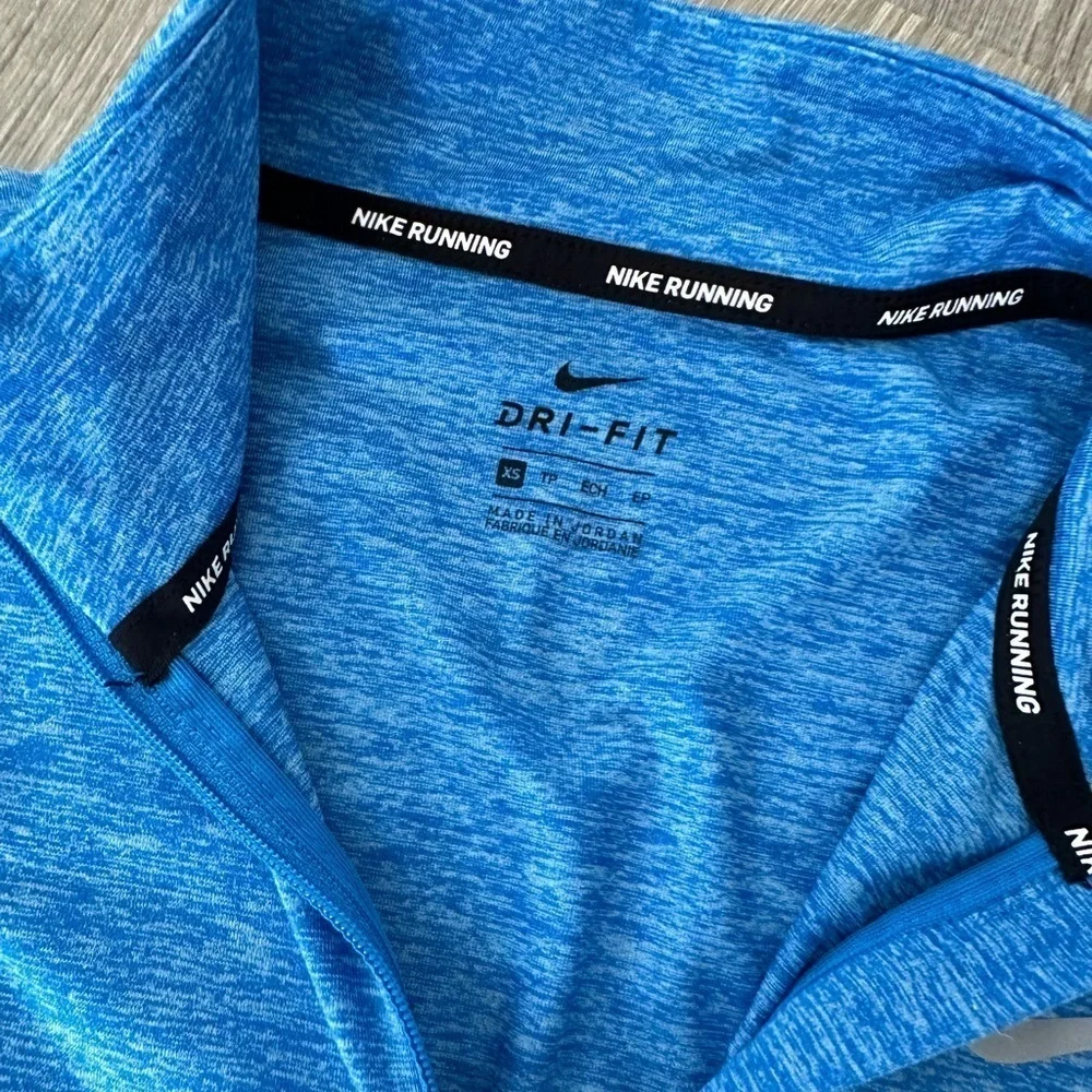Size XS- Nike Women’s Dri Fit 1/4 Pullover - Blue - Picture 5 of 5